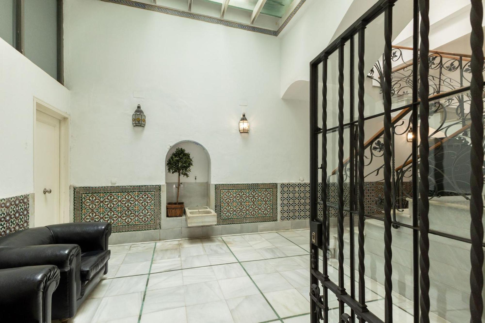 Charming 2 Bedroom Boutique Triplex Apartment With Private Terrace At Seville City Center By Ocityzen ภายนอก รูปภาพ